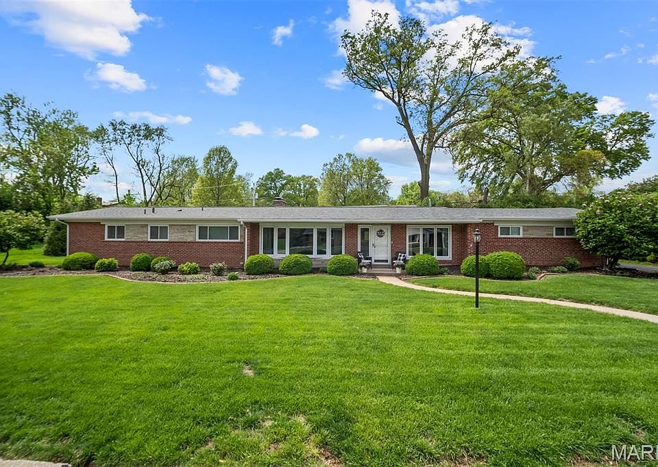 1st image of 2 Sleepy Hollow Ln