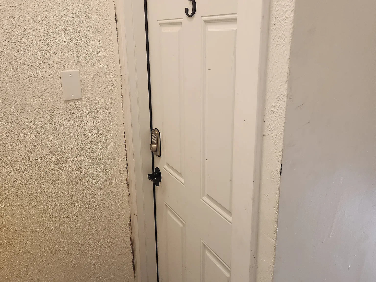 2 bed, 900 sqft, $1,100 — Photo 1