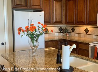 2702 E Slick Rock Rd, Washington, UT 84780