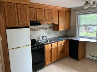 469 Mount Hope St APT 4, North Attleboro, MA 02760