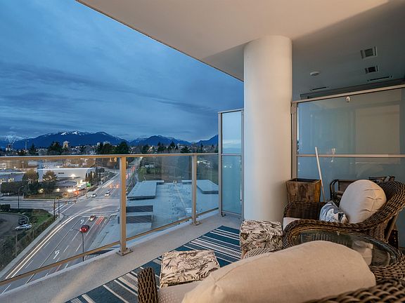 4th image of 1788 Gilmore Ave N #1006