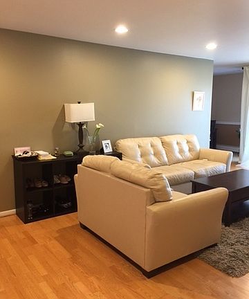 3rd image of 8454 W Catalpa Ave Unit 9