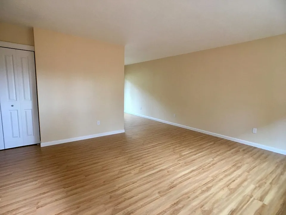 Toward dining area/kitchen