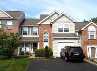 822 Long Meadow Dr, Chalfont, PA 18914