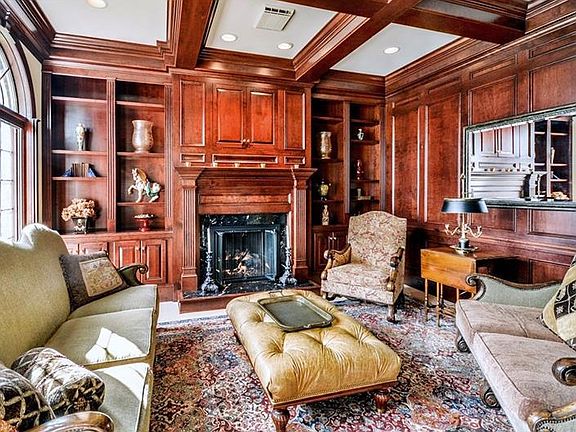 4th image of 303 Walden Ct