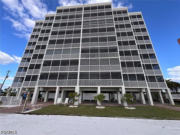 5th image of 500 Estero Blvd APT 195