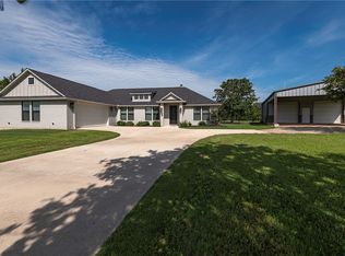 4119 Golden Eagle Dr, Bryan, TX 77808