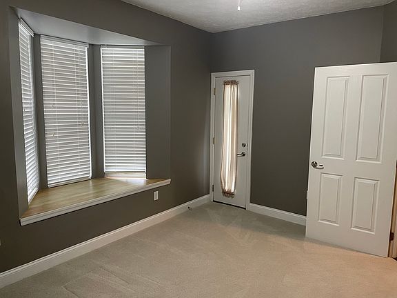 4th image of 1812 Suncrest Village Cir