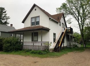 516 1/2 S Chestnut St, Reed City, MI 49677