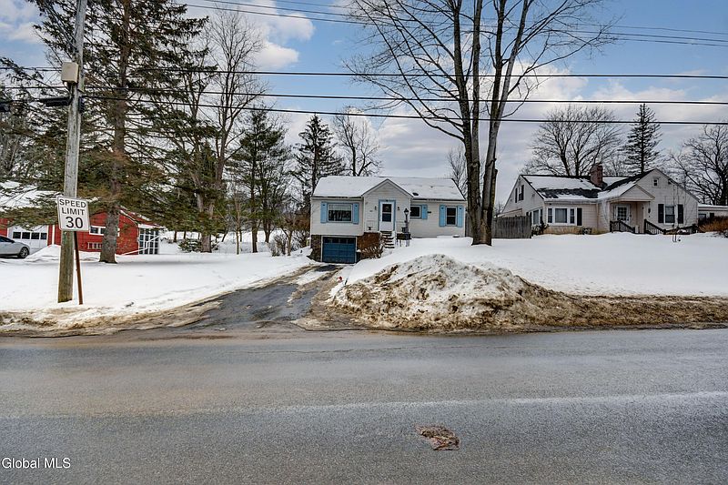 3rd image of 43 Ridge Road