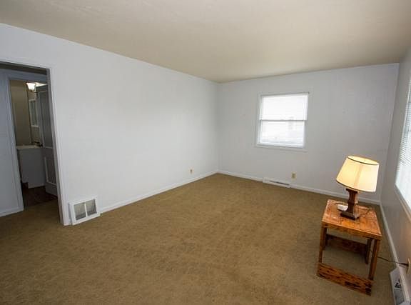 5th image of 171 Burbank Ave