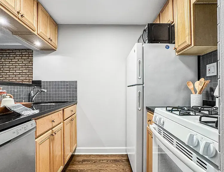 347 W Belden Ave #1 — Photo 5