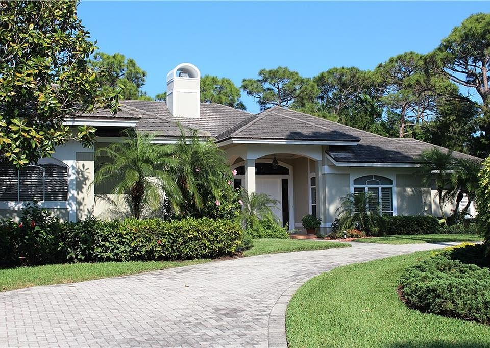 1st image of 8095 SE Golfhouse Dr