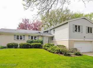 14 S Regency Dr W, Arlington Heights, IL