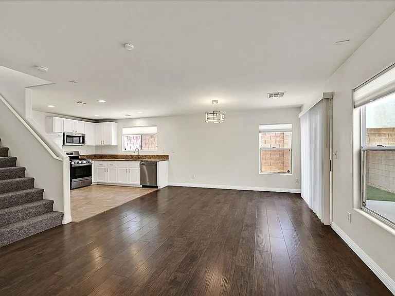 8755 Firecracker Ct — Photo 4
