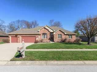 5402 Red Hawk Ln, Greenwood, IN 46142