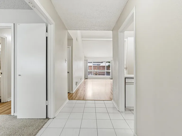 9624 Highland View Dr — Photo 4