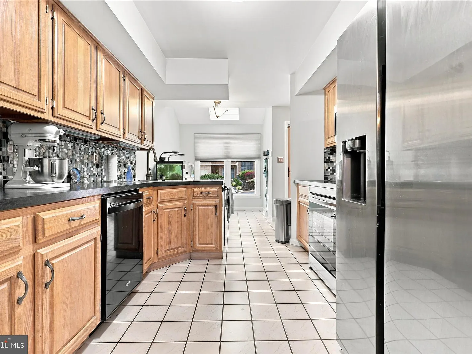 3 bed, 1380 sqft, $3,000 — Photo 3
