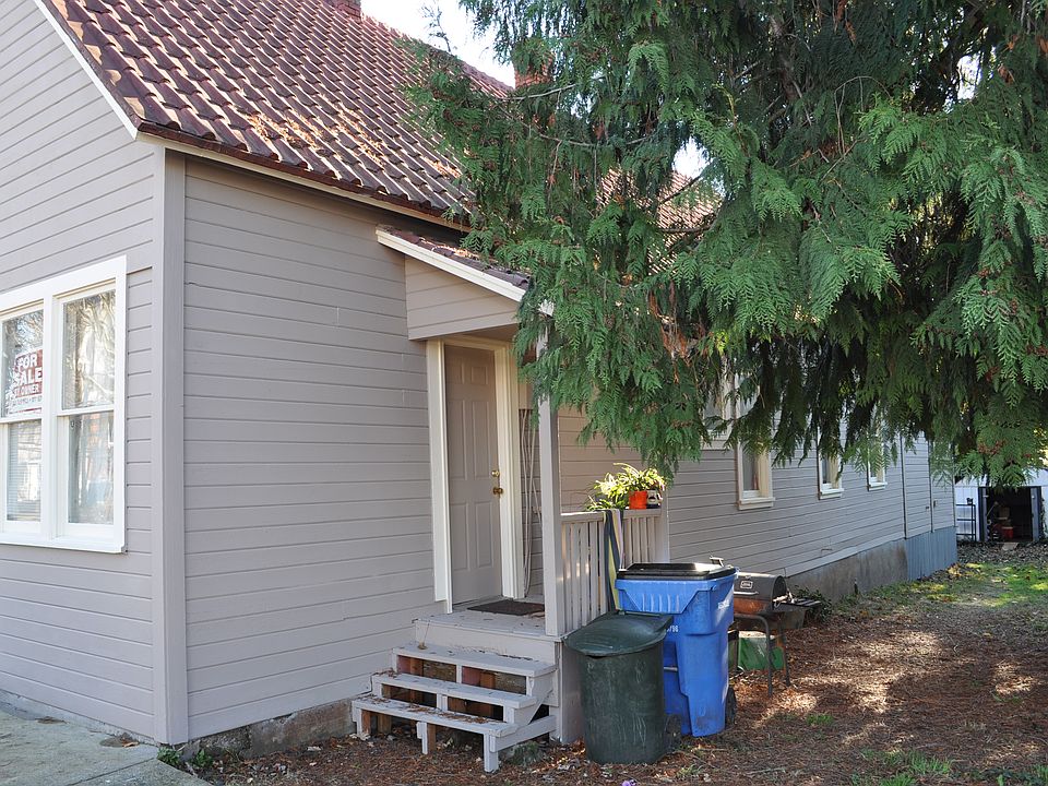 2nd image of 2036 Main St