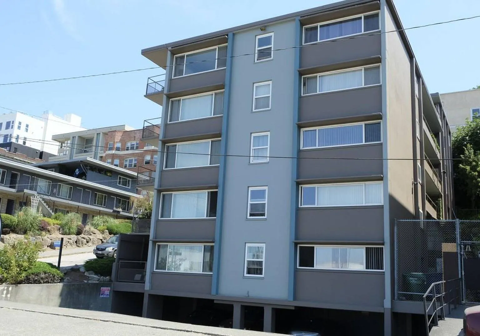 Clift House Apartments — Photo 4