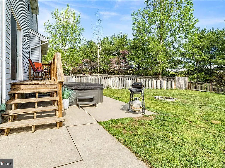 18 Robindale Dr — Photo 17