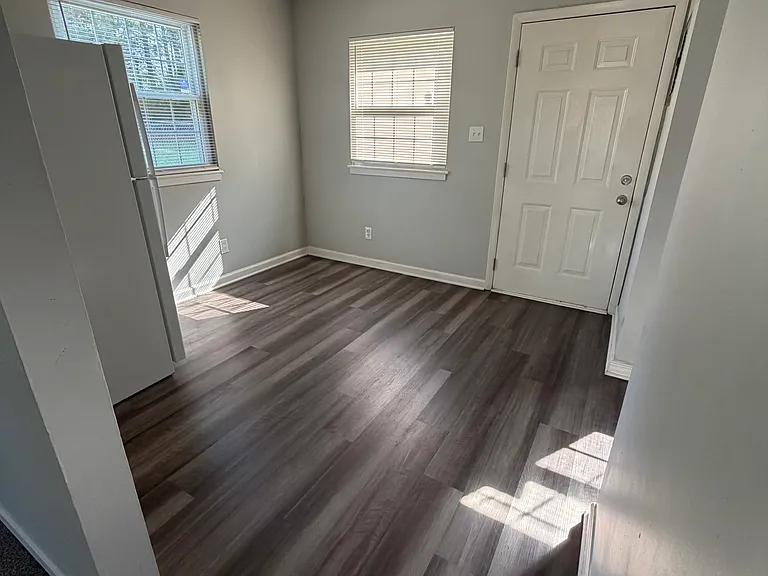 3013 Wedgedale Ave — Photo 6