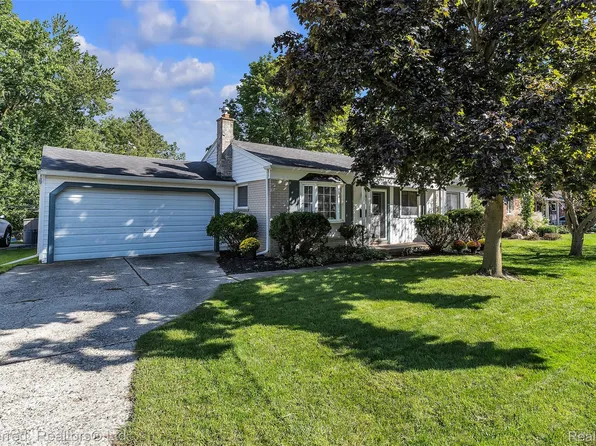 972 Allen Dr, Northville, MI 48167