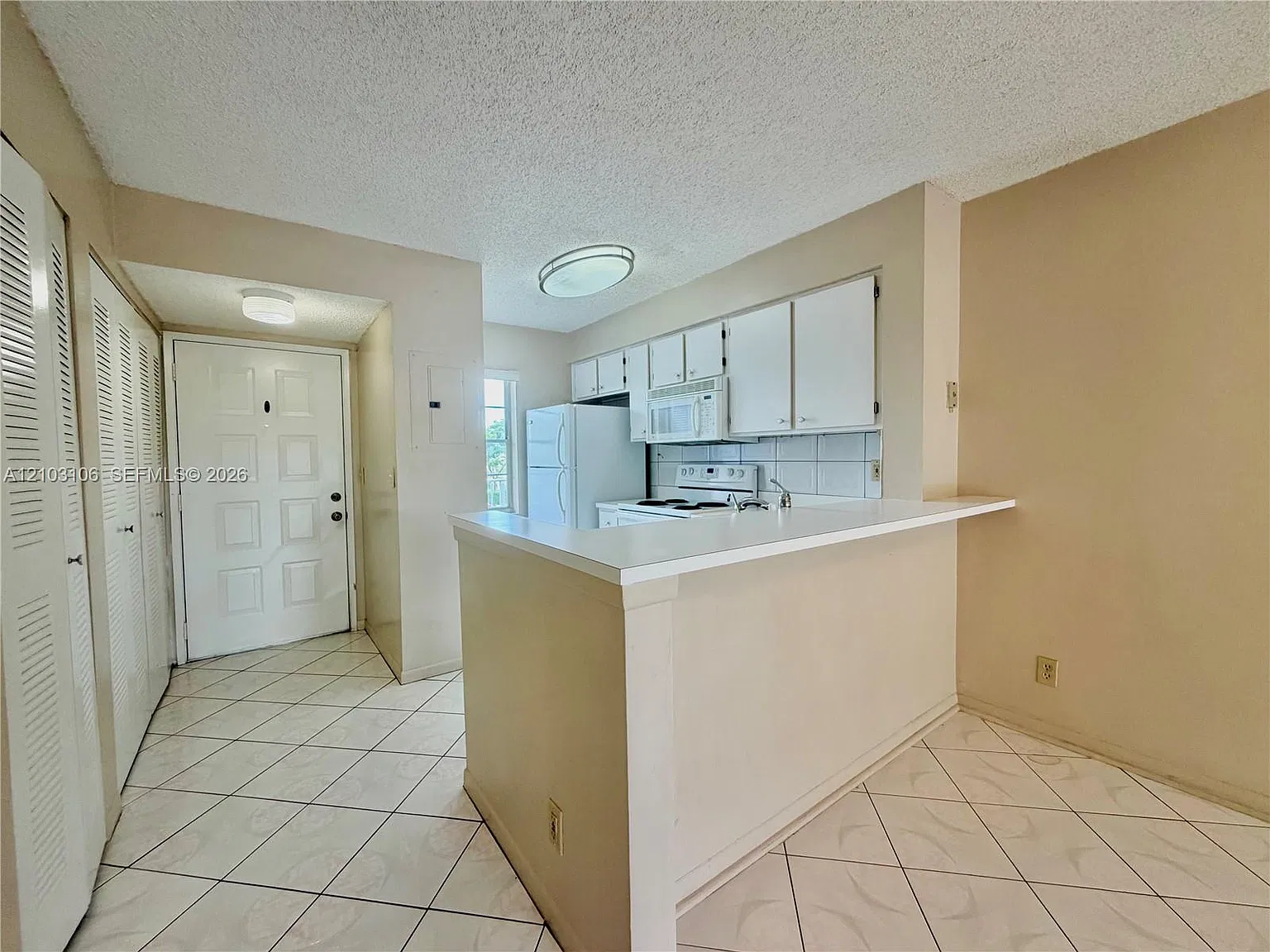 Cypress Bend Condominium — Photo 2