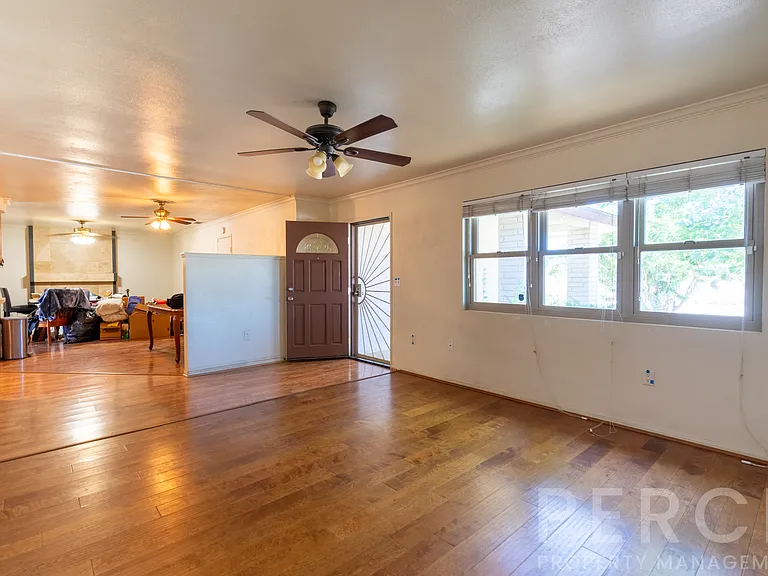 2510 E Devonshire Ave — Photo 7
