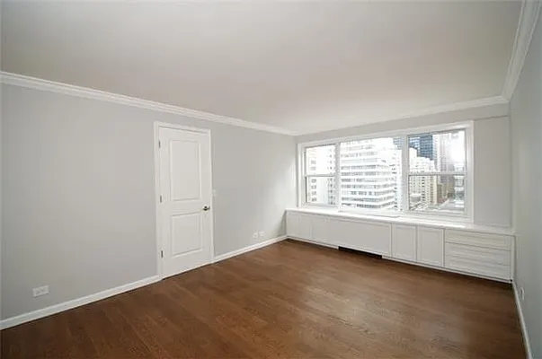 Sold by R New York | media 17