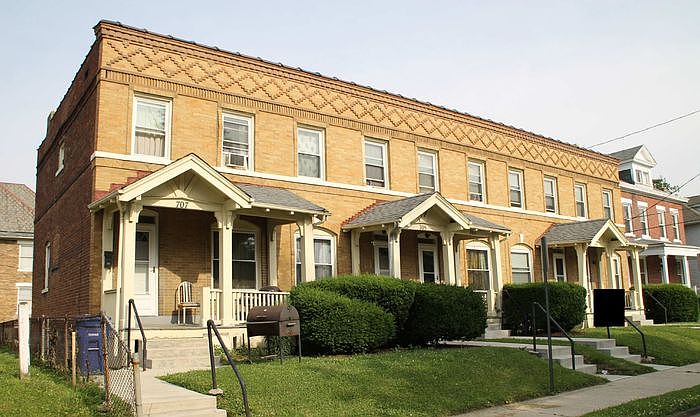 1st image of 699 Carpenter St