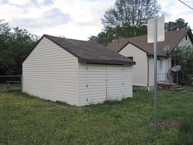 3 bed, 1120 sqft, $1,400 — Photo 4