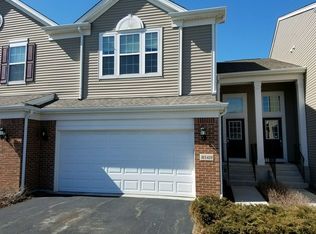 10S420 Carrington Cir, Willowbrook, IL 60527