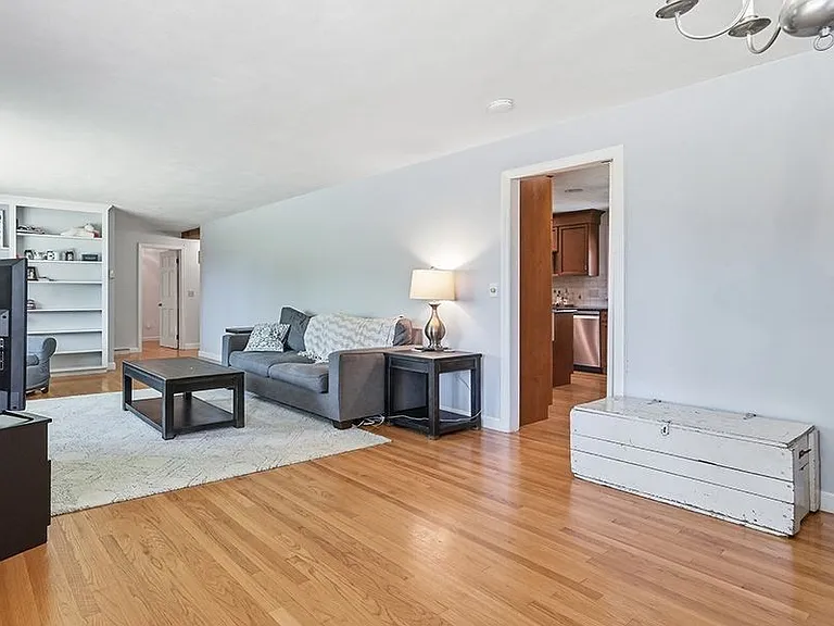 173 Mill Ln — Photo 7