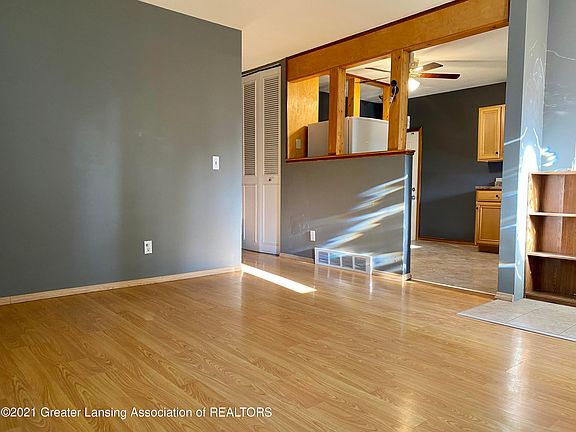 4th image of 3715 Kendalwood Dr