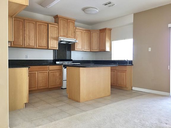 3rd image of 812 S Atlantic Blvd Unit 1