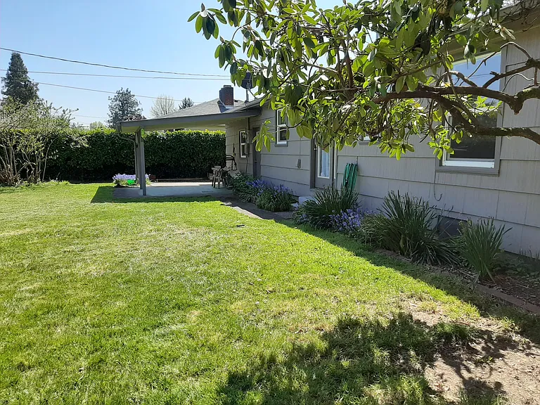 NW 19th St — Photo 4