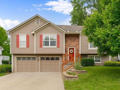 117 E Laredo Trl, Raymore, MO, 64083