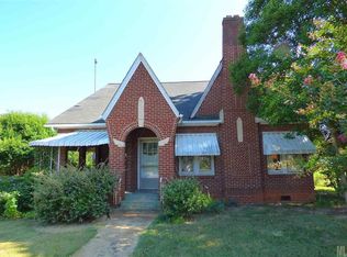 407 1st St E, Conover, NC 28613