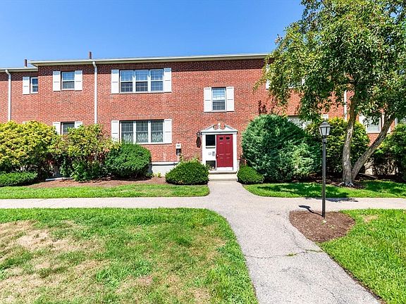 4th image of 173 Lake Shore Rd APT 3