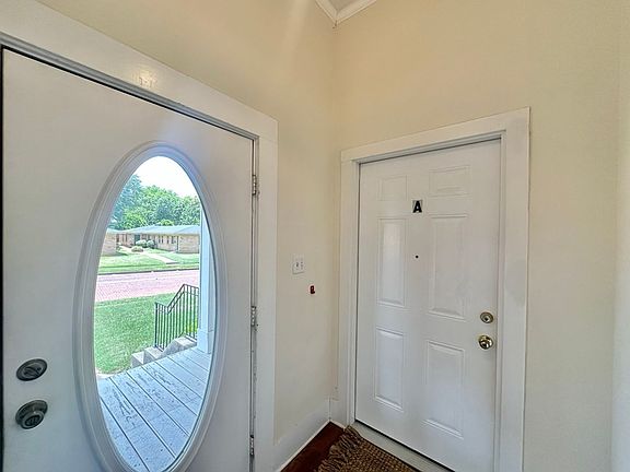 3rd image of 506 S Fannin Ave