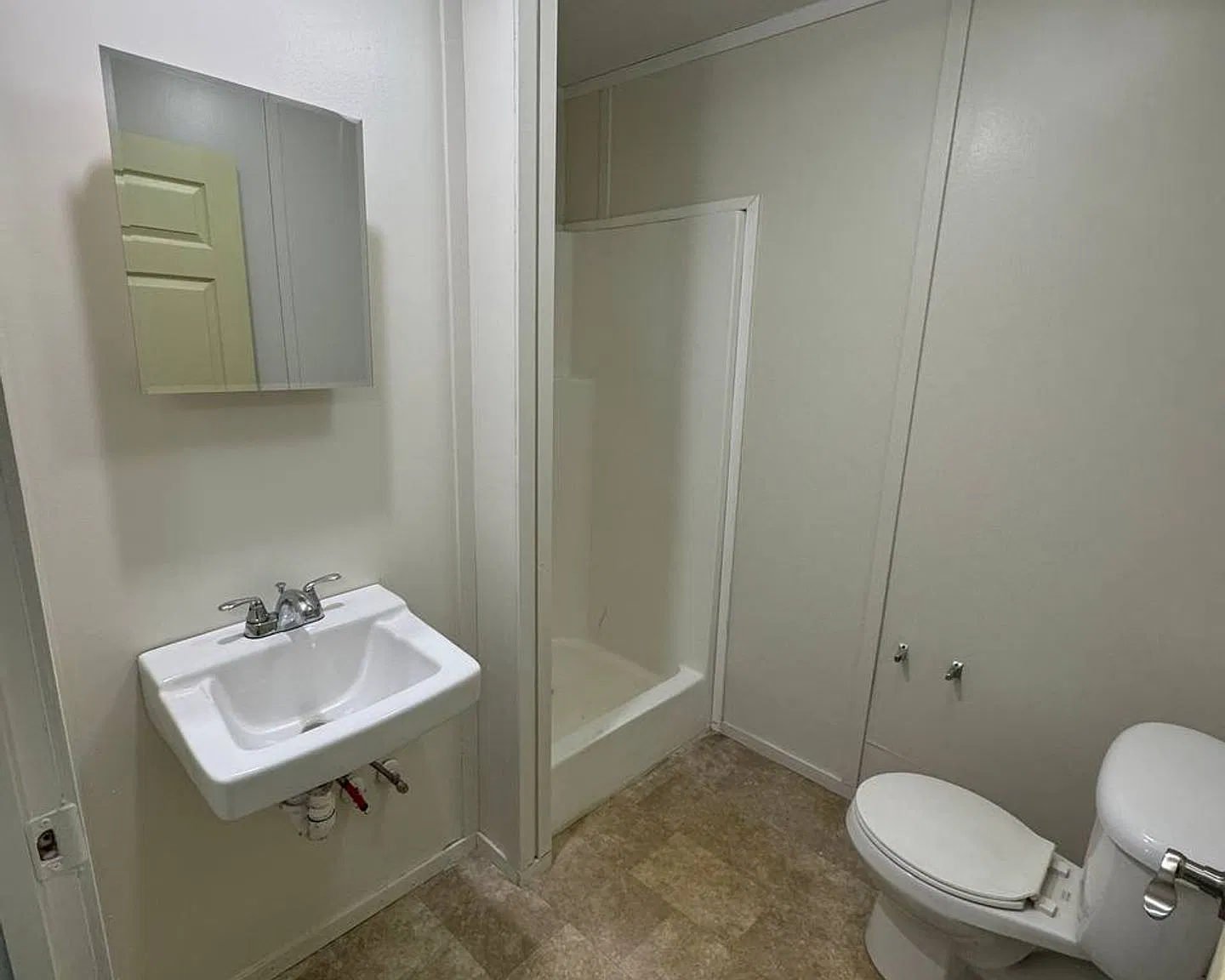 1416 Robin Street — Photo 3