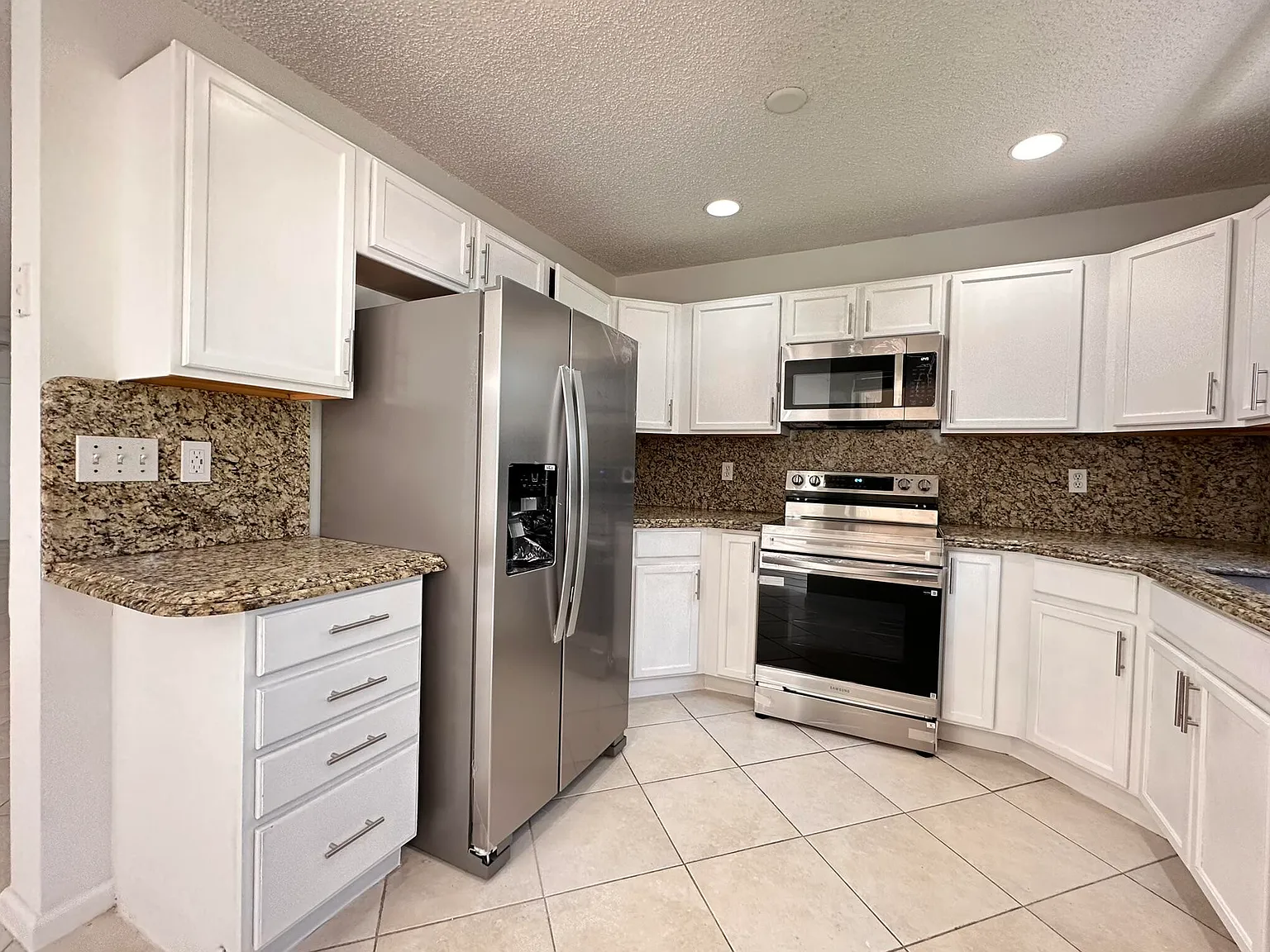 3 bed, 2.5 bath, 1449 sqft, $2,950 — Photo 1