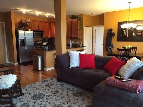 3rd image of 1151 W 14th Pl Unit 402