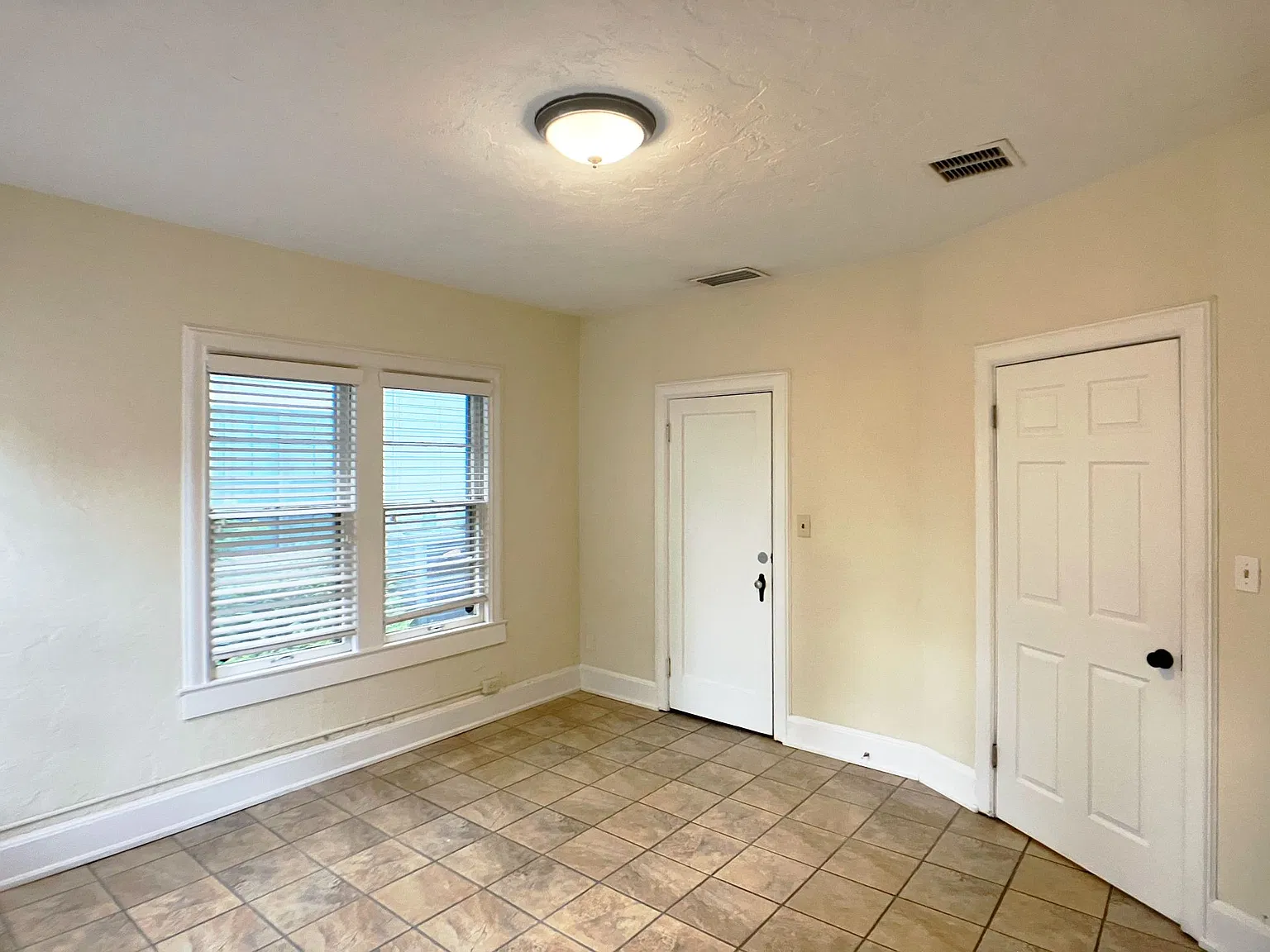 Margaret's Manor 919 — Photo 4