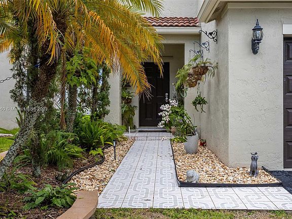 4th image of 798 San Remo Dr