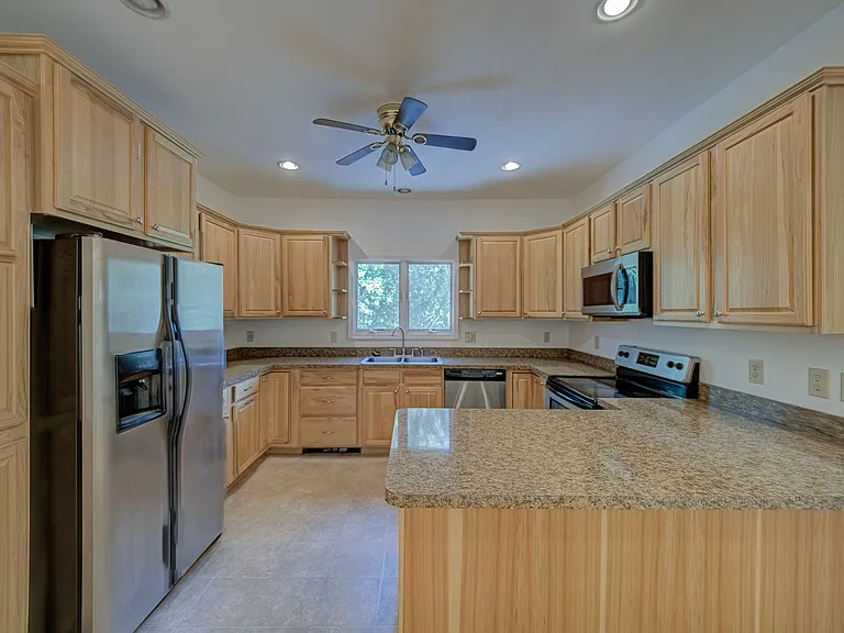 756 Lakehurst Rd — Photo 23