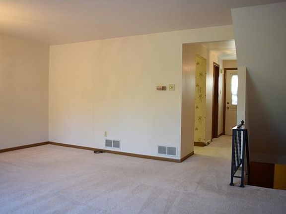5th image of 5218 Lantern Hill Dr