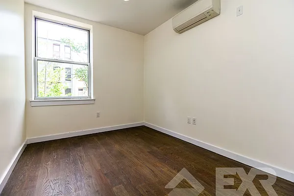 Rented by EXR | media 5