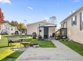 11021 Quail Run Ct, South Lyon, MI 48178